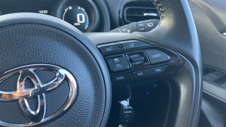 Toyota Yaris 1.5 Hybrid Design 5dr CVT Hybrid Hatchback